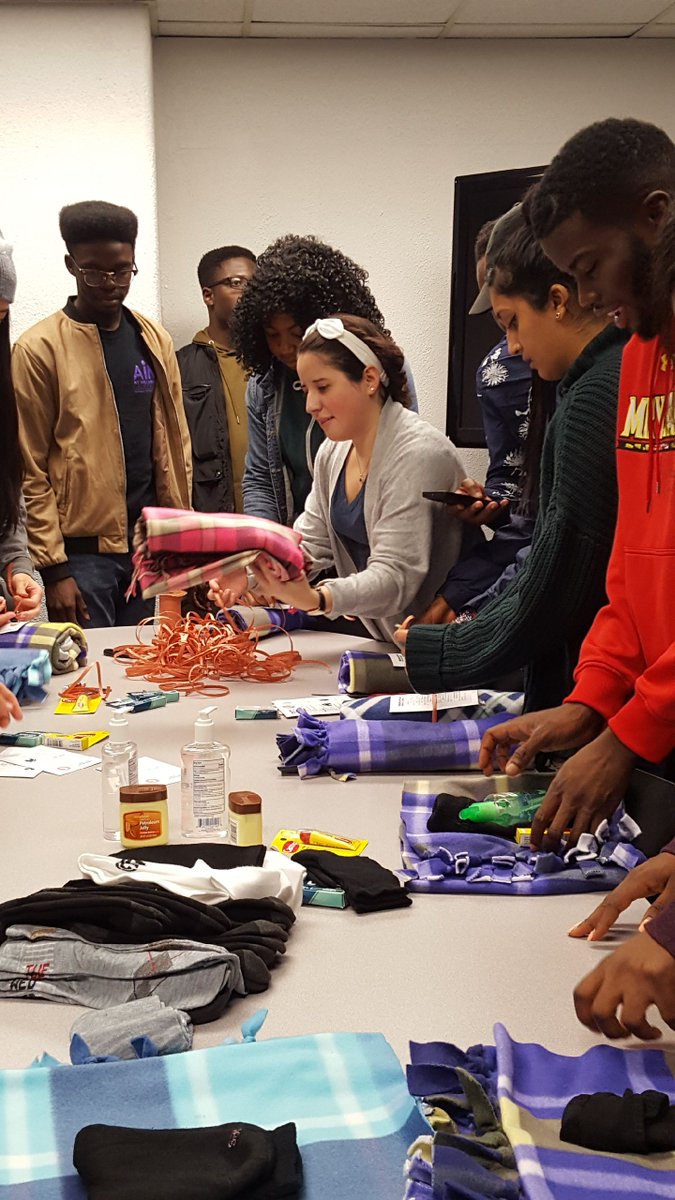 PubHlthSciUMD's tweet photo. Happy Monday morning PHSC Terps!! Here's some #MondayMotivation with our amazing @seiphumd members making #WinterKits for @ThriveDC ! https://t.co/OfDoWQ64oQ