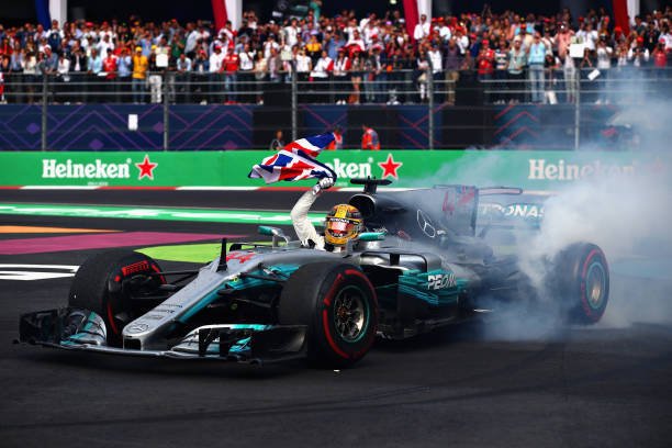 f1lockscreens's tweet photo. Remembering the champ (29/10) https://t.co/3yD5HjigZW