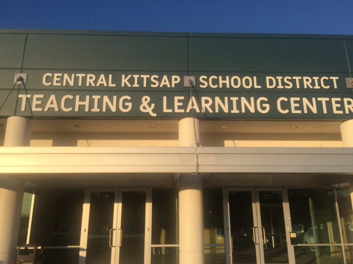 jasontoddgreen's tweet photo. About to get things going w/ this great group of Ts @CentralKitsap #cksdchat #LINCpd. #BLinAction https://t.co/1gIshb7vyB