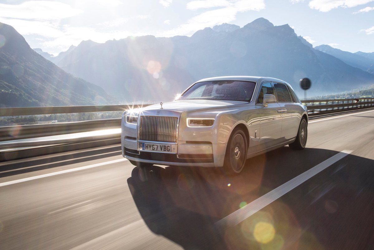 rollsroycemcna's tweet photo. The ultimate statement
#RollsRoyce #Phantom #RRPhantom #PhantomDrive #NewPhantom #Luxury https://t.co/mZJpx1YFQ4