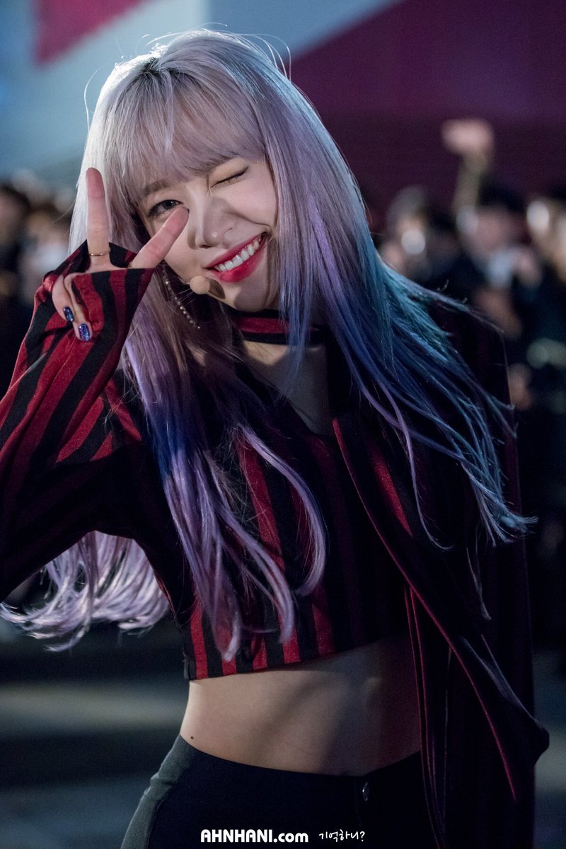 rememberahnhani's tweet image. 뭐가 미안한데?
#덜덜덜 공연 잘 찍고 싶었는데 자리랑 각도가 안좋아서 공연은 잘 찍힌게 없어 미안해 ㅠㅠ 😭
171106 런투유 강남 게릴라
#기억하니?
#EXID (@EXIDofficial)
#하니 #Hani #안희연