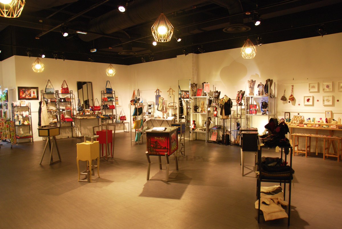 Artisans95's tweet photo. Cette semaine, découvrez 7 nouveaux artisans à la boutique des créateurs au Centre commercial @3fontaines à Cergy ! #madein95 #artisanat https://t.co/TLnUPAXv9X