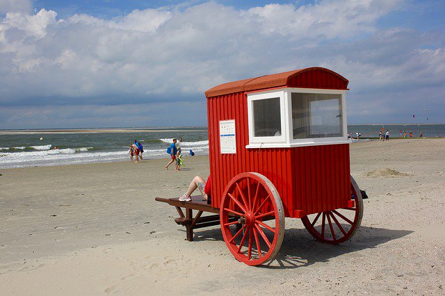 YourWonderment's tweet photo. Photo By JoergSchulze | Pixabay #badekarren #beachcarts #beach #beauty #beautyblogger Discover more like this at https://t.co/yUsnXRfeEW https://t.co/MqyhlbM5Tn