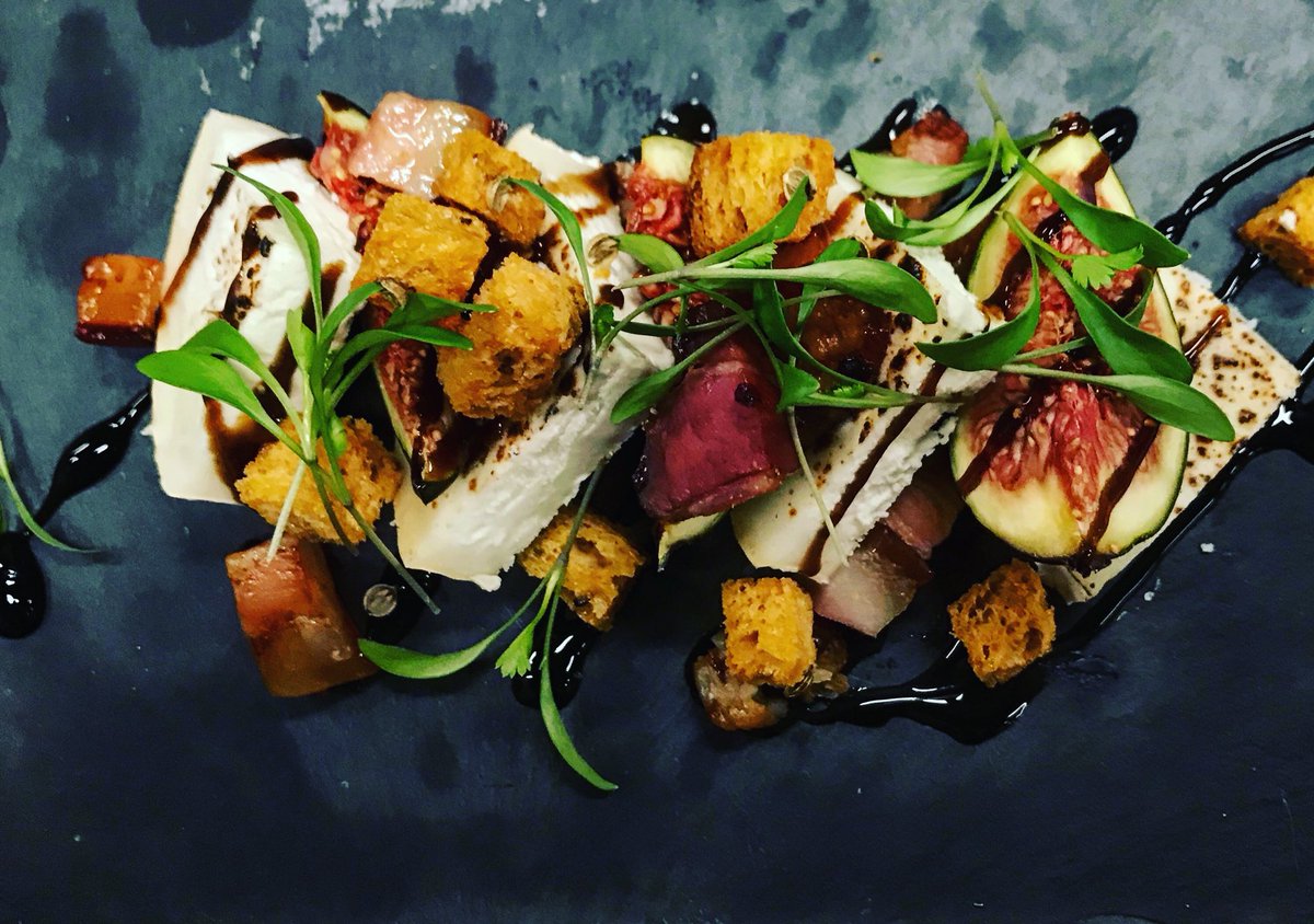 TheGibsonHall's tweet photo. Tonight’s #starter at #Gibsonhall #GoatsCheese #Roastedfig #Pancetta #Garliccroutons and #microleaves https://t.co/KOCOnK8yc4