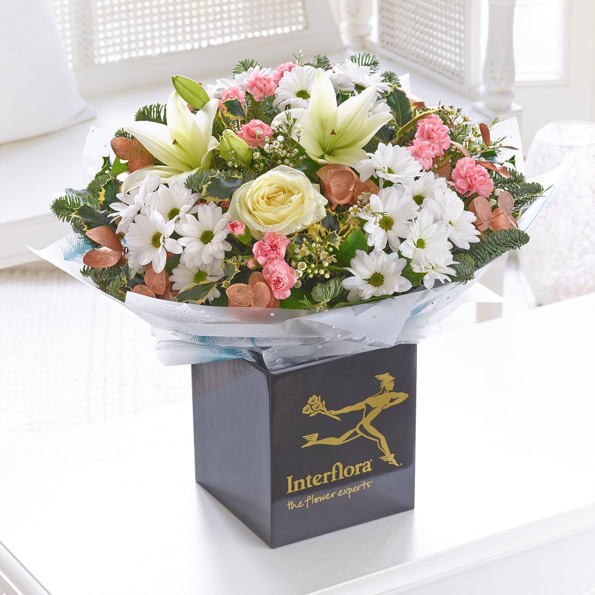 #WIN this bouquet from our new #Winter Collection. RT &amp; follow to enter. Ends midnight 16/11/17