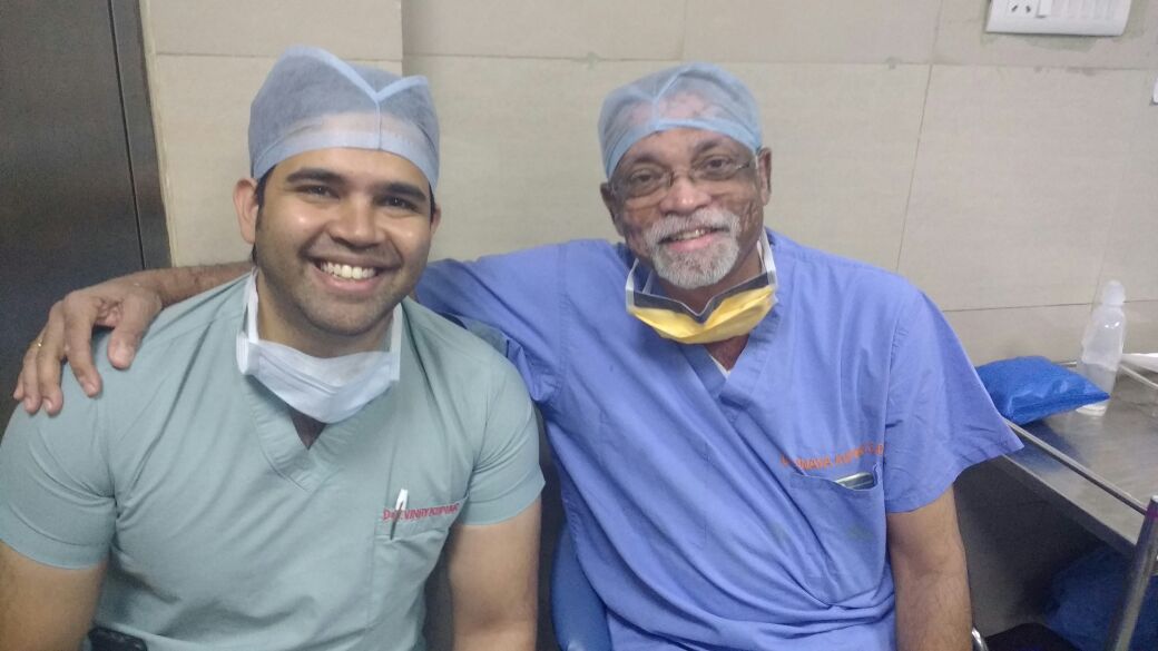 DrJagdishChatur's tweet photo. Another #Monday spent facilitating #sinussurgeries using #sinucare with some top #ENT surgeons during the day &amp; some #standupcomedy at night https://t.co/lqEZ8RkXZe