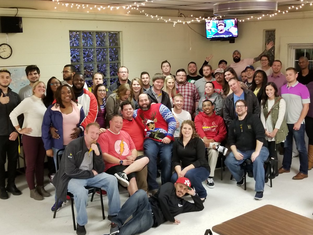 Sprintastic's tweet photo. Had a great time last night  raising money for the #U41M project.  Trivia night was a blast and we raised a good amount for the project. #STL strong. @tdown14 @sgitw0 @Sprint4Midwest @Momoney_momo @JGSprintWest 

Thank you Samsung and LG for the great prizes. https://t.co/VatGLmsRNZ