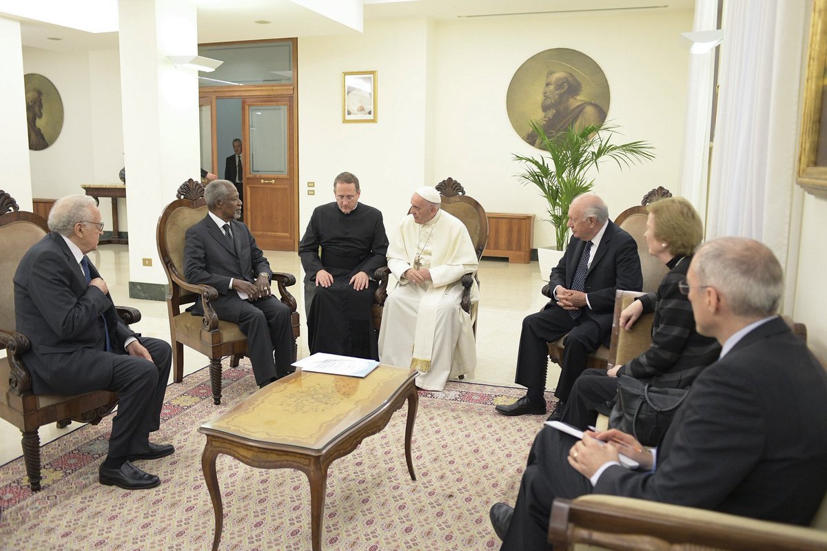 TheElders's tweet image. Peace, #climatechange, #refugees at heart of @Pontifex Vatican meeting with @KofiAnnan, @RicardoLagos, Mary Robinson and Lakhdar Brahimi.