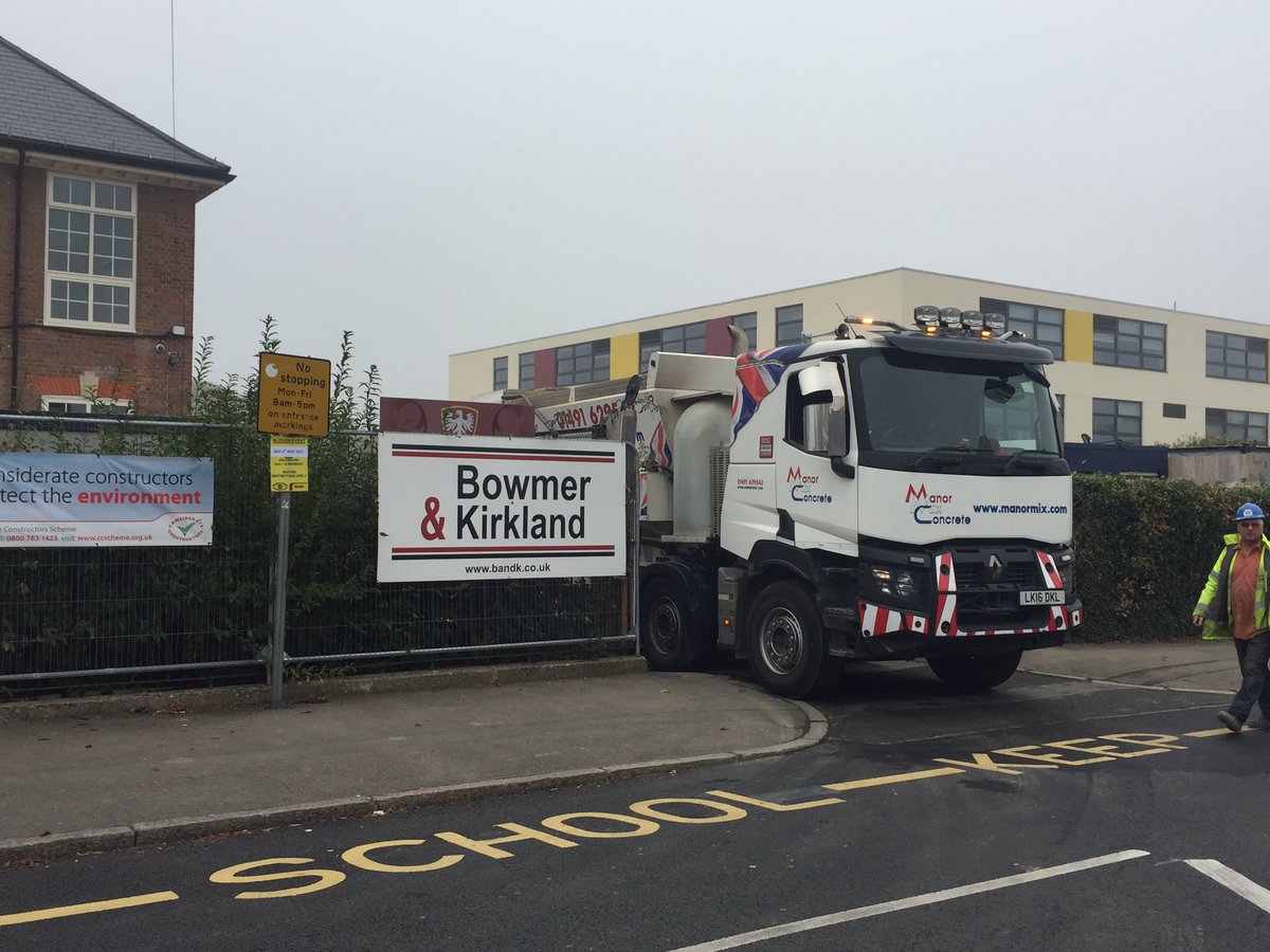 ManorMixUK's tweet image. Delivering concrete to Upton Court Grammar School for Neil Aldridge Landscapes on behalf of @bandkbuild #forthekids #cubetesting #slough