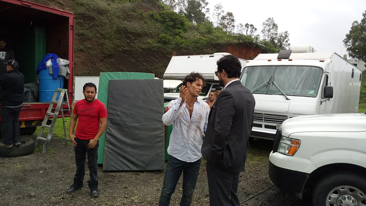 TierraSalvajes's tweet photo. #DetrasDeCamaras En #TierrasSalvajes
Toda la semana estaremos publicando fotos de la producción 
¿ Comenten que escena pertenecen ? 
😋🙃🧐🧐😏 https://t.co/QUn2RspSlU