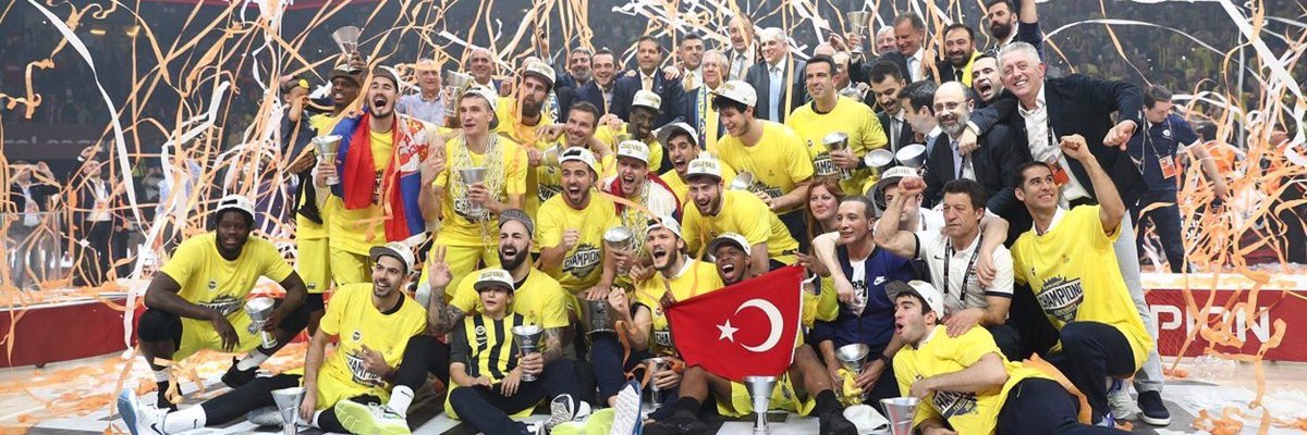 Karşınızda Türk tarihinin en büyük sportif başarısı! 
#TürkiyeninGururuFBBasketbol