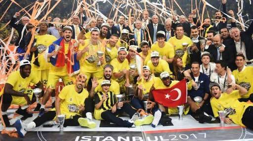 TÜRK SPOR TARIHININ EN BÜYÜK BAŞARISINI YAKALAMIŞ TAKIMIMIZA  HAİN DİYENLERDE AKIL ARAMAK APTALLIK OLUR.
#TürkiyeninGururuFbBasketbol