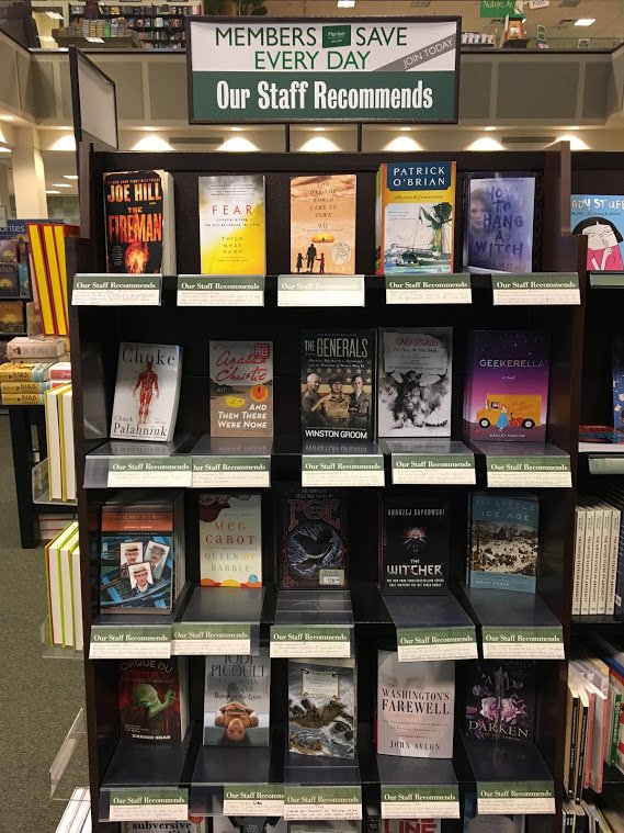 Barnes Noble Zona Rosa On Twitter Check Out Our Staff