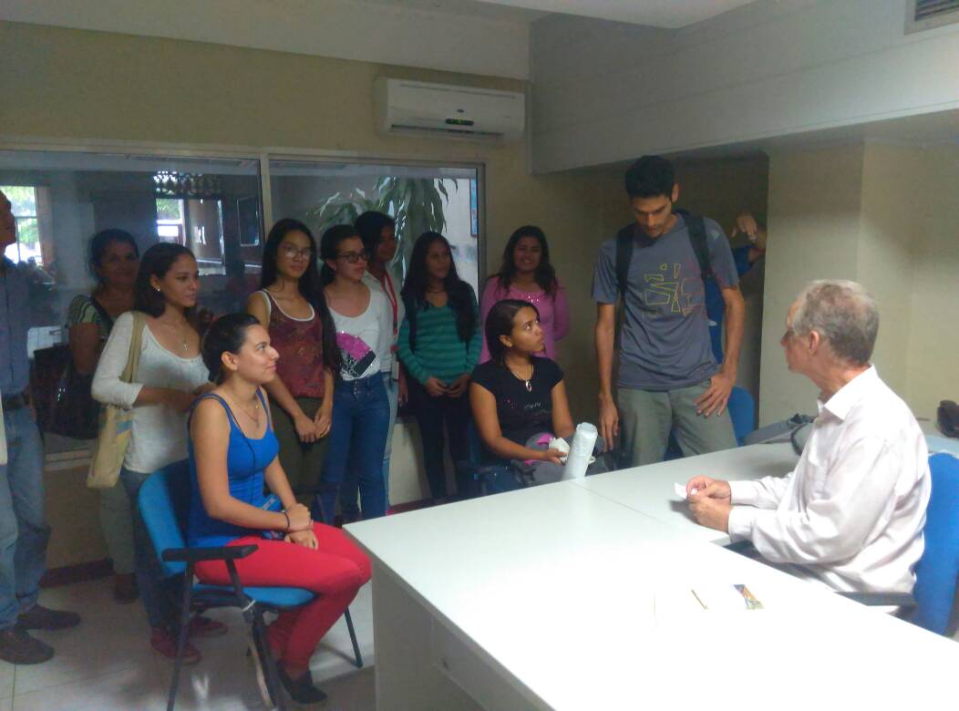DefensoriaAnz's tweet photo. La Defensoria del Pueblo Anzoátegui, en el marco de orientar a la Ciudadanía, atiende a estudiantes de la UDO https://t.co/KTAuykY1Uf