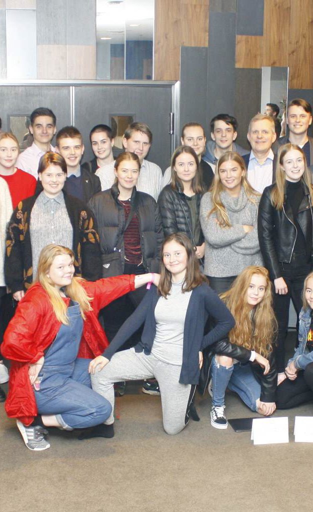 fór á samgönguþing um daginn, ljósmyndari náði að taka BARA óþægilegar myndir af mér