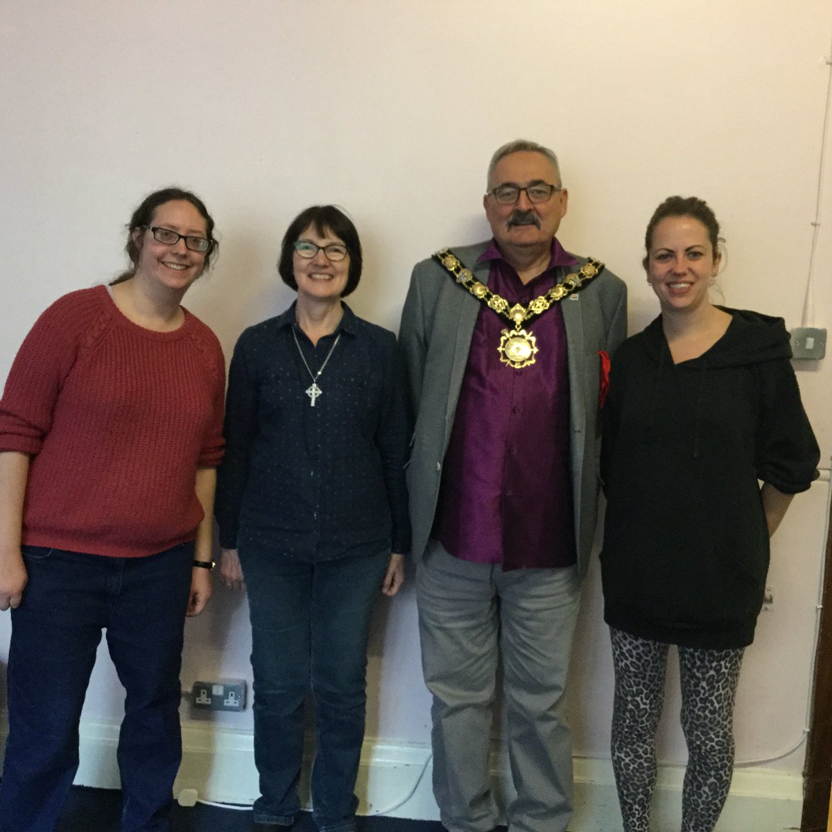 LauderdaleHouse's tweet photo. @mayorofcamden #CharityQuizNight Tue 28 Nov 7.30-9.30 #PrimroseHillCommunityLibrary for #MayorsCharity @C4WSCamden https://t.co/IubHeYAwXG https://t.co/XurMKL1Q9Z