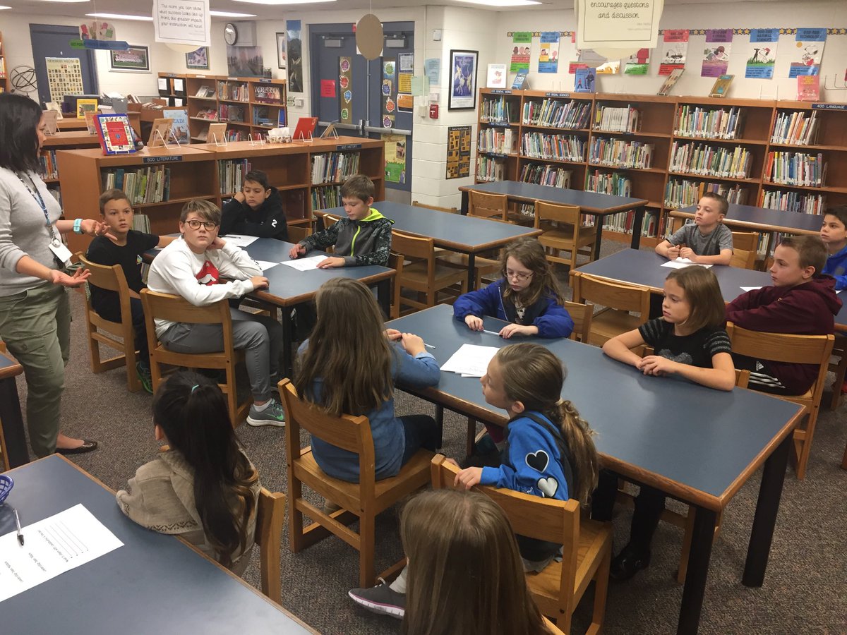 ClearLakeEl1's tweet photo. Great way to start the week...meeting with the Clear Lake Student Leadership Team. #settingavision https://t.co/HuxY4q406Z