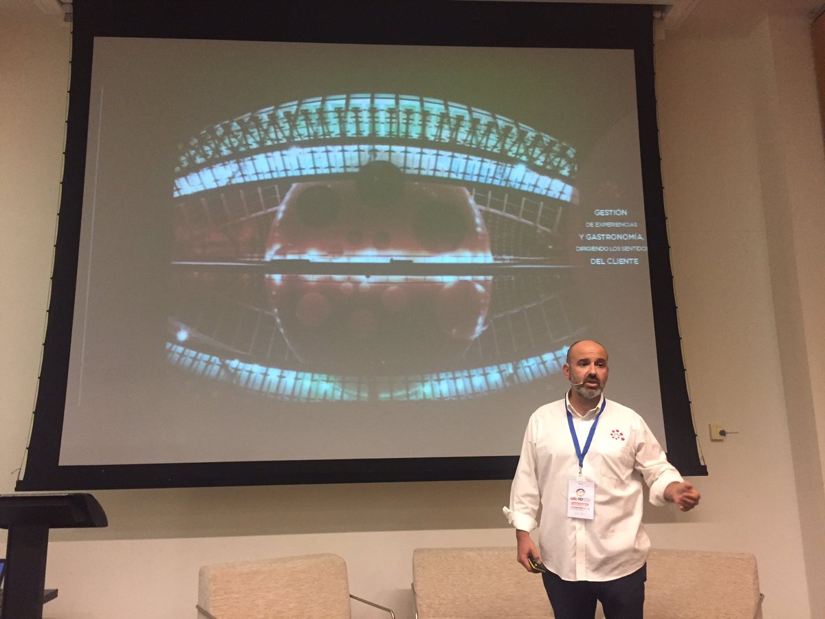 CIGmexico's tweet photo. La @cenasentidos no escena a ciegas es una de las mejores experiencias gastronómicas @JaviSentidos #emocionar #disfrutar #gastrotech https://t.co/QkknRnubJo