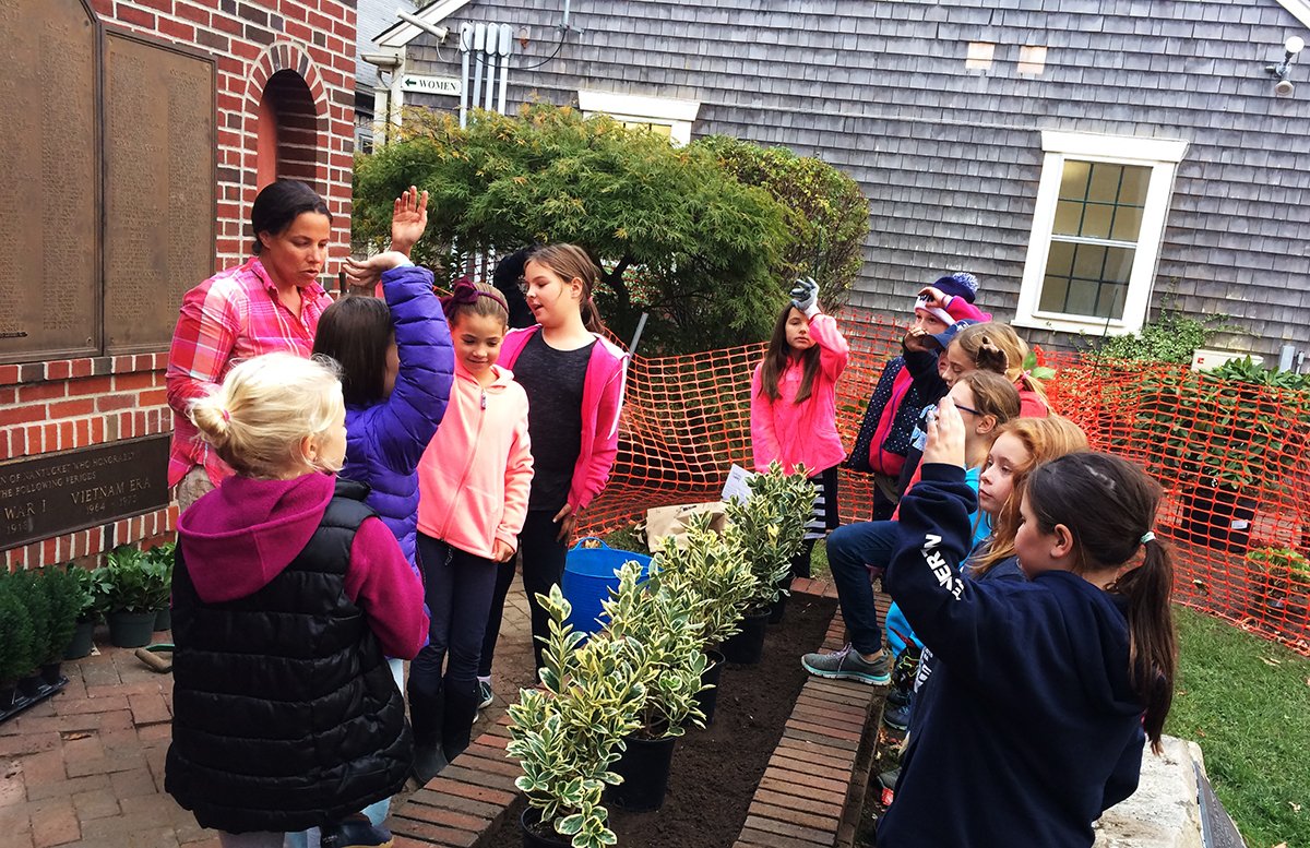 TownofNantucket's tweet photo. #ACK #GirlScoutTroop 66120 adopted War Memorial to create a 🌷remembrance garden🌺. #ACKDPW prepared site & removed dead 🌳🌿. https://t.co/Hh71VOXvqd
