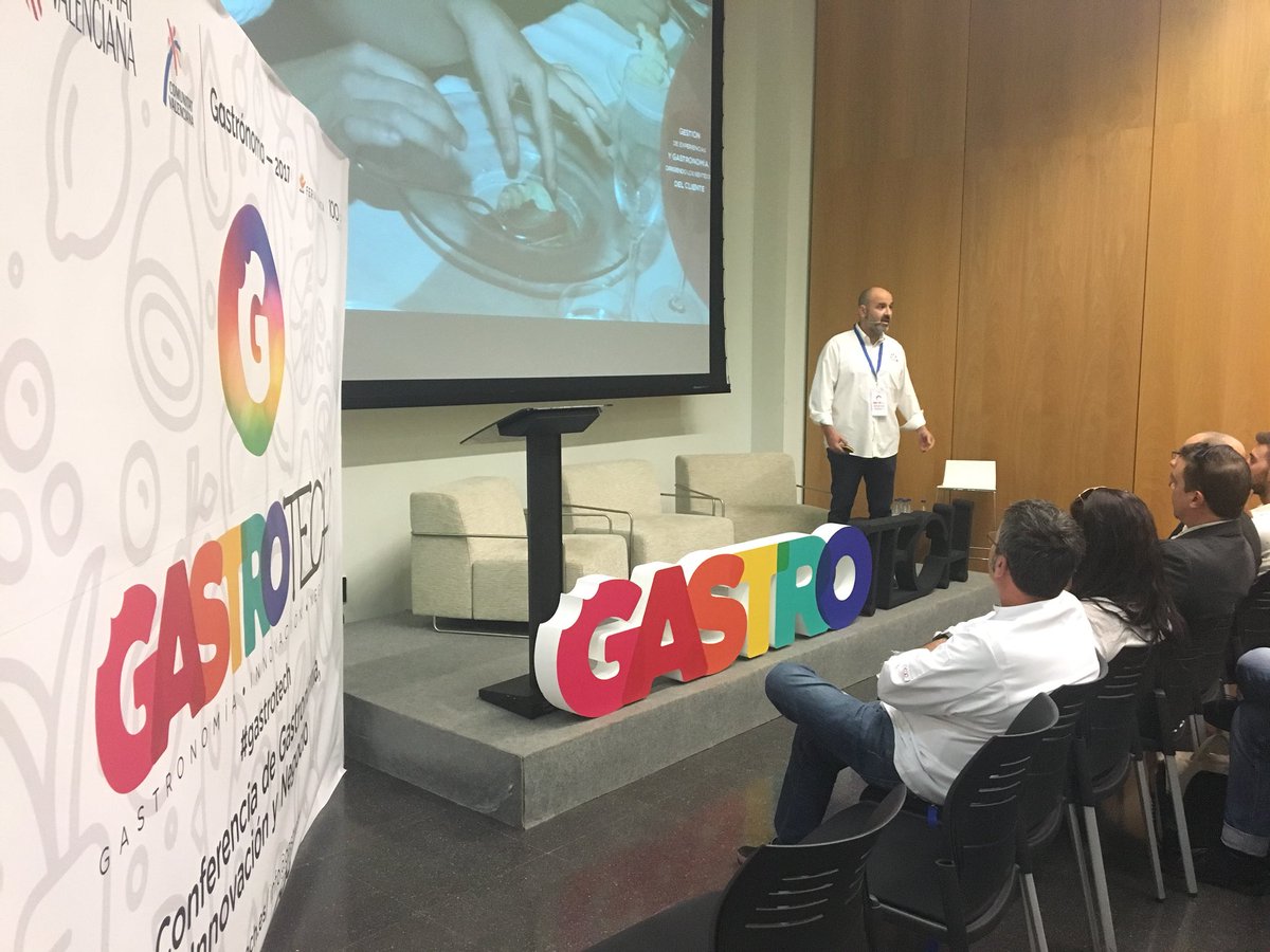GastroTech_es's tweet photo. Menús para emocionar y hacer viajar al comensal. El disfrute de La Cena de los Sentidos contada por @JaviSentidos @cenasentidos #gastrotech https://t.co/nTWYHjQ90Y