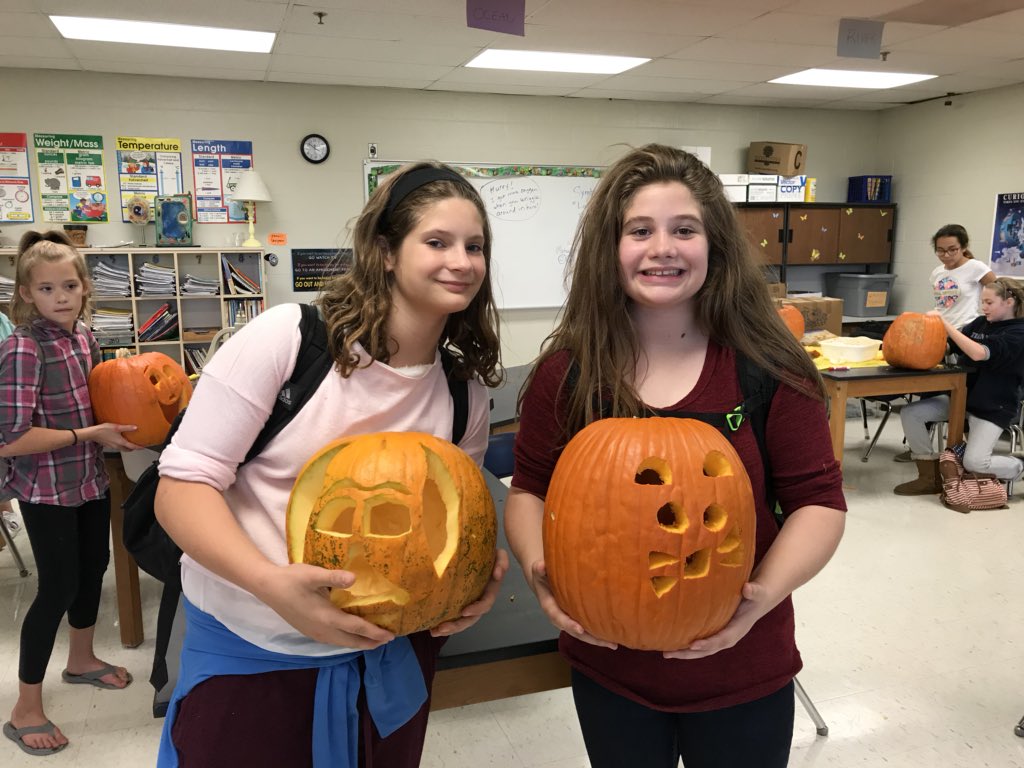 TrishTerry_'s tweet photo. Personalized pumpkins! #heritagems https://t.co/9HK59Mlz7r