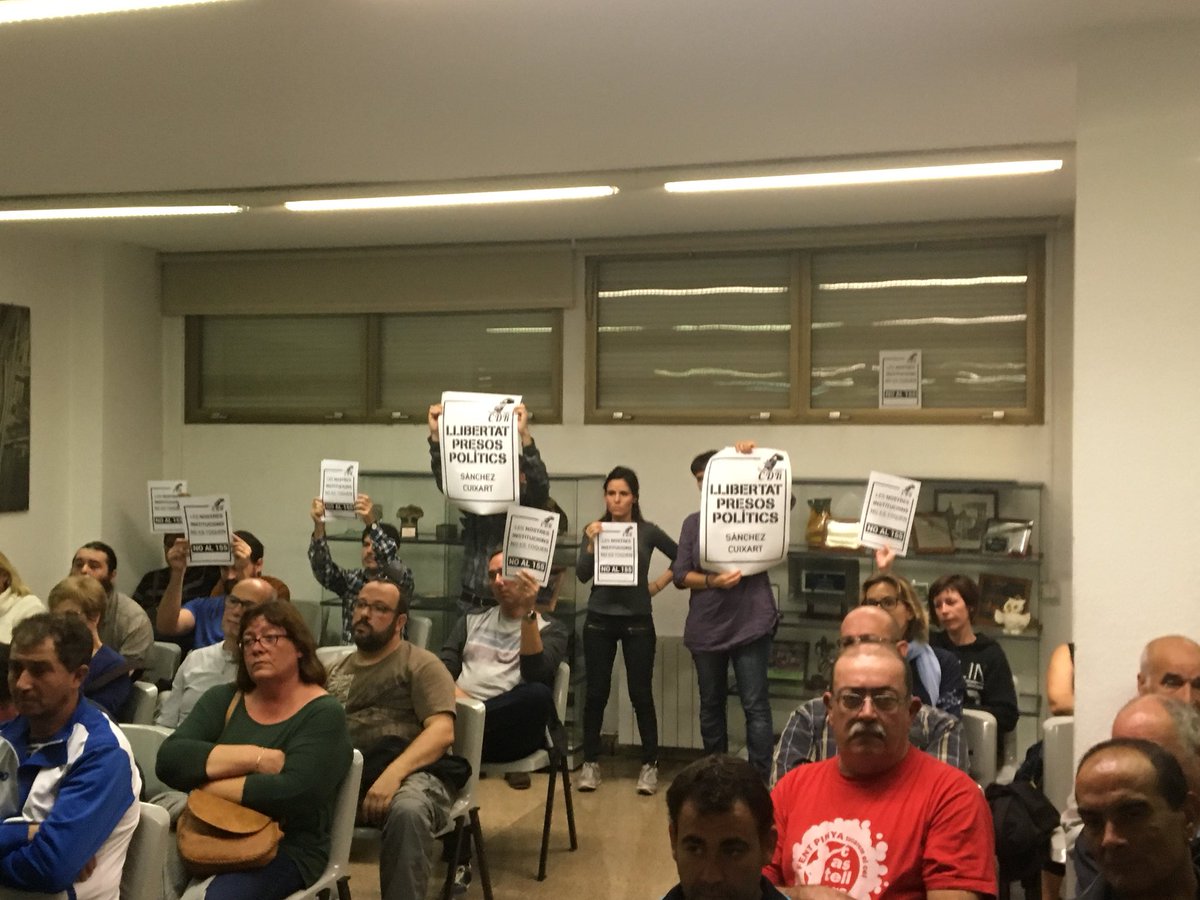 CdrBadia's tweet photo. Em demanat a l'alcaldessa #pscbadia #evamenor la #LLIBERTATJORDIS i el seu REBUIG del 155. La resposta ha sigut NO. https://t.co/542Jc8wbaE