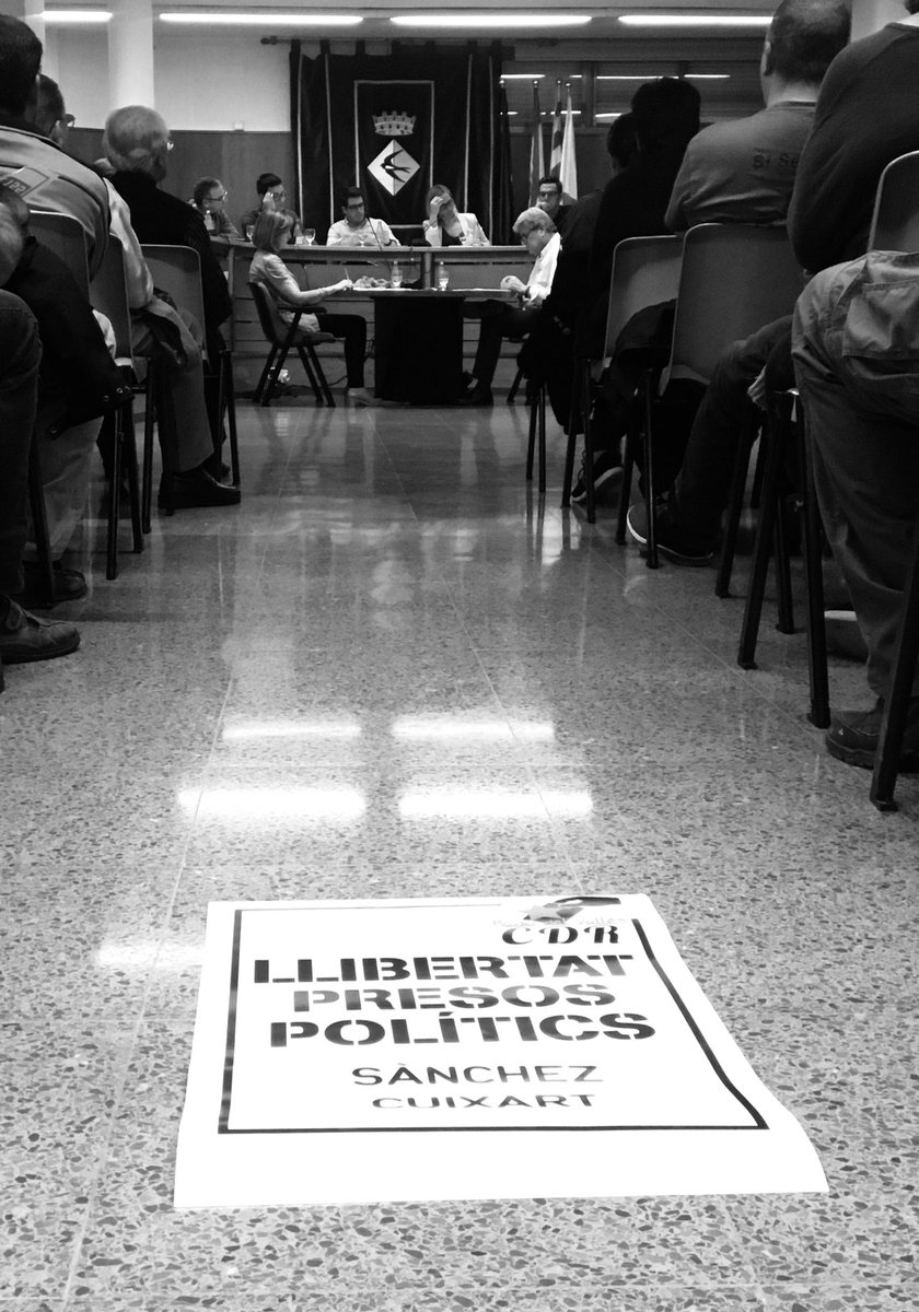CdrBadia's tweet photo. Em demanat a l'alcaldessa #pscbadia #evamenor la #LLIBERTATJORDIS i el seu REBUIG del 155. La resposta ha sigut NO. https://t.co/542Jc8wbaE