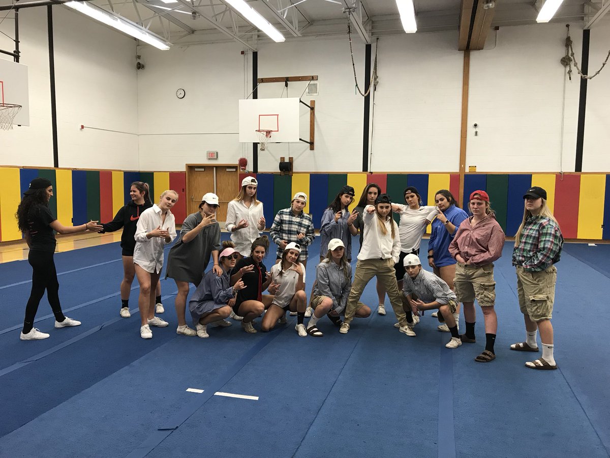 Hilton_Cheer's tweet image. Frat Boy day!!! #SectionalsWeek #RoadToSectionals