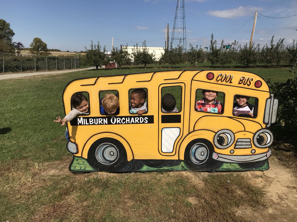 carolcollison1's tweet photo. Milburn Orchards field trip! #LHEpride https://t.co/PYB0p1eCbH