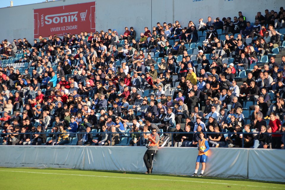 nk_zadar's tweet photo. 🏟 #Stanovi danas 👏👏👏🛡
Lijepo je vidjeti vas u ovolikom broju. Hvala svima na podršci! #NKZadar #igrajZadre #Zadar 💙
[📸 A. Pejić] #ZDOS https://t.co/2GezheNxqf