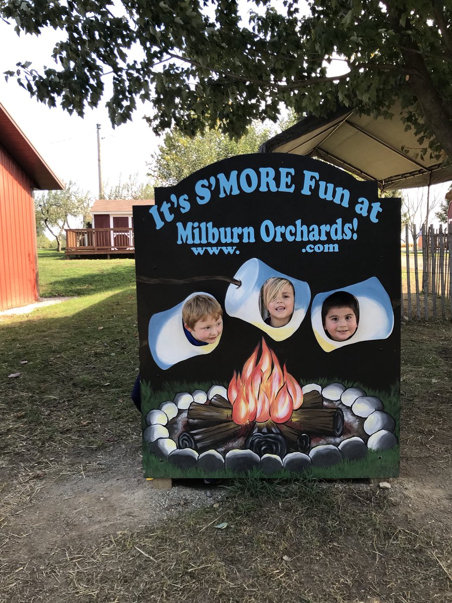 carolcollison1's tweet photo. Picture fun! #lhepride https://t.co/XutAX5KDC9