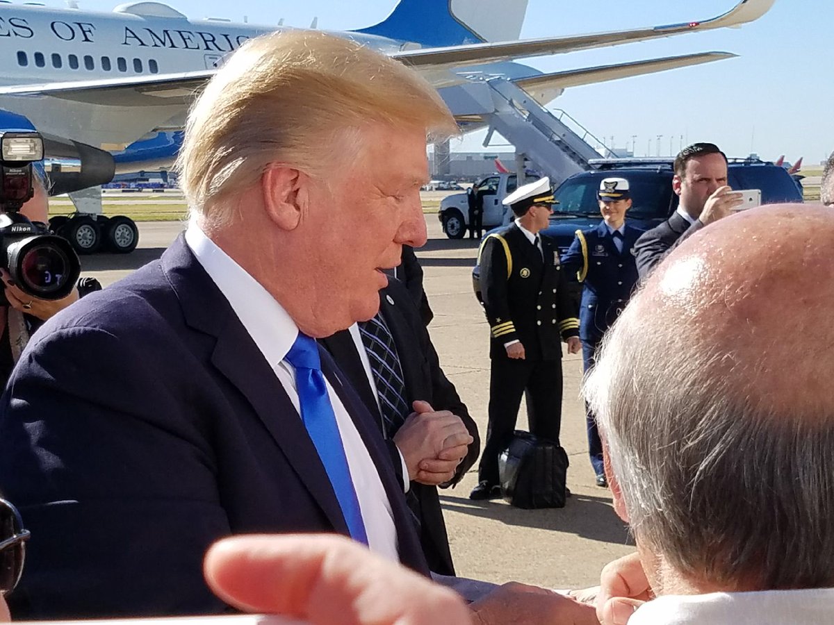 I had the opportunity to meet President Trump today😊