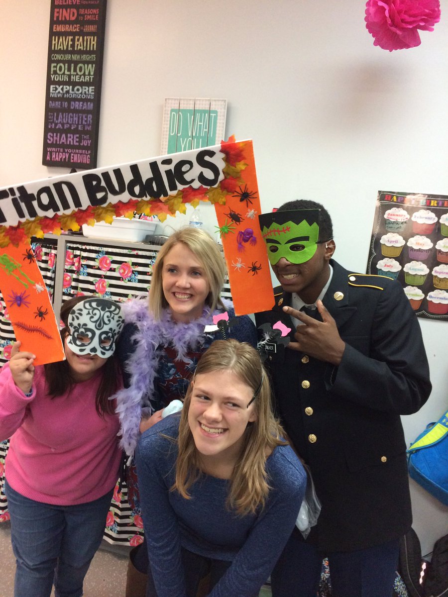 ANoelleThompson's tweet photo. Titan Buddy Halloween party!! #BreakThrough4aBuddy https://t.co/xrMnuzbYuM