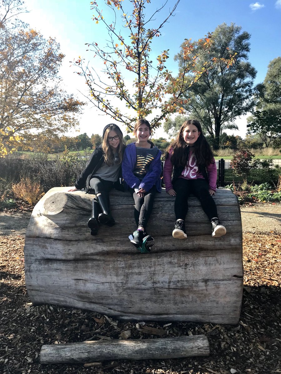 Ms_Ward_'s tweet photo. We had so much fun at The Botanic Garden! #wal109 #engage109 #wardwal109 https://t.co/fSpZYf85fk
