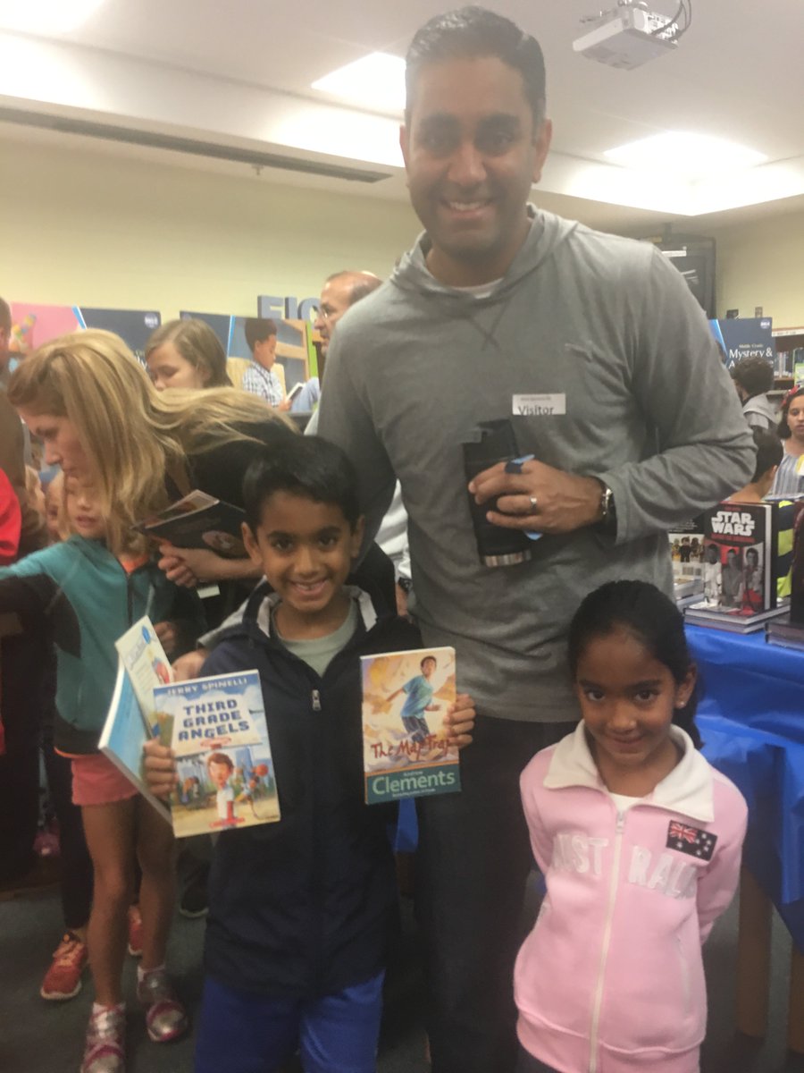 KentGardens's tweet photo. #bookfair2017 #dadsndonuts #KGreads!  #kgpride https://t.co/8f8K5p6CED