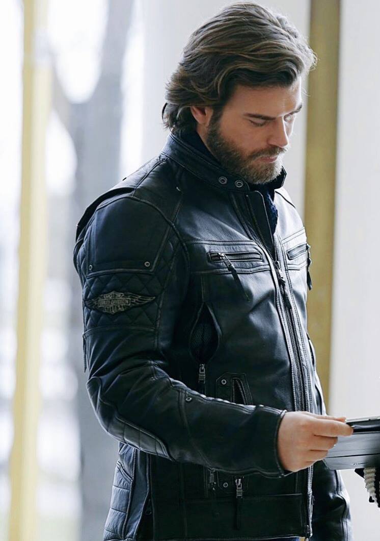 nathalie2024's tweet photo. "Clothes DON’T Make The Man. The Man Makes The Clothes."
#kivanctatlitug BEAUTIFY Anything He Touches!
#kivançin10günü DAY2⃣ #Favoritestyle https://t.co/3jgJqV7qTs