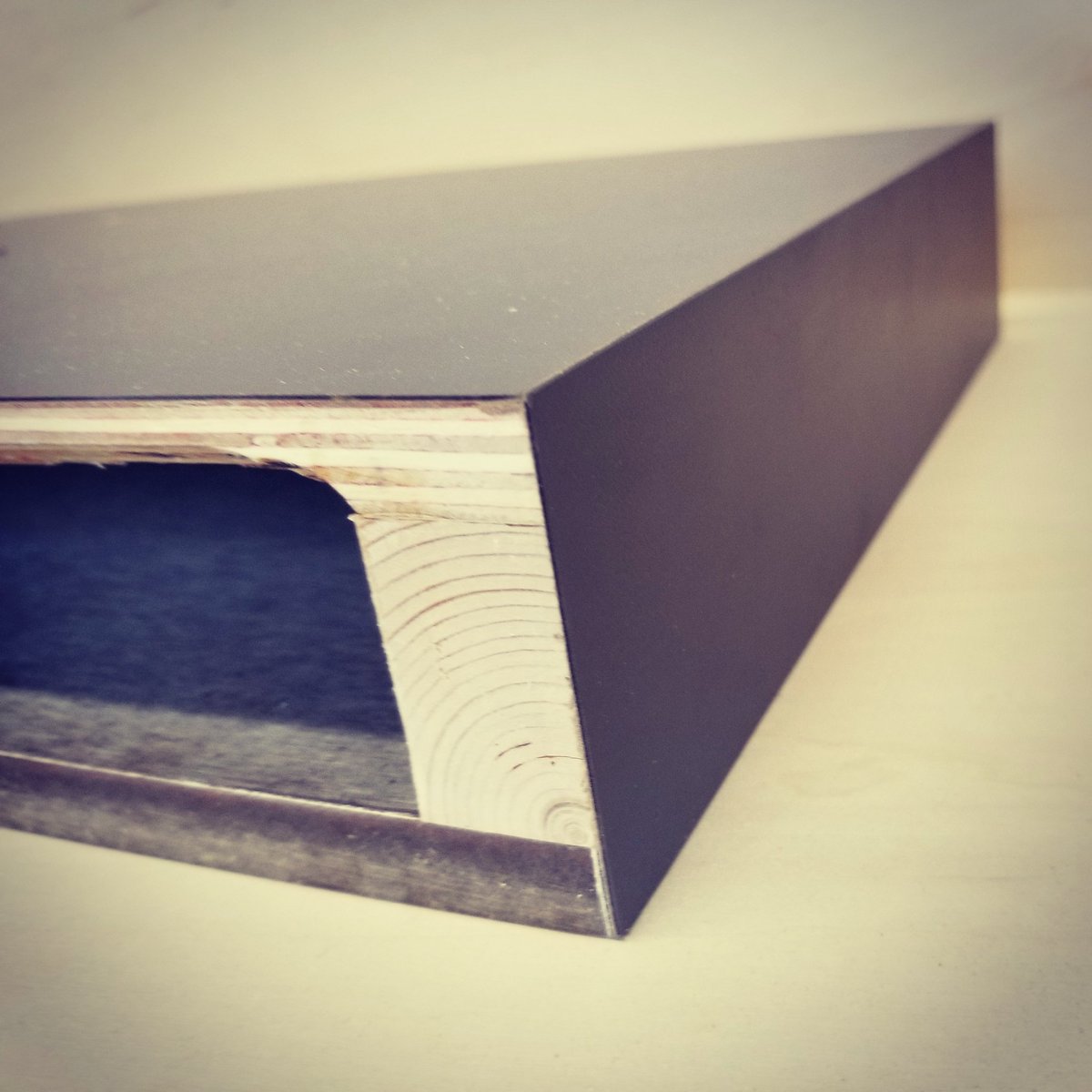 asterisk_lights's tweet photo. It's #lite and #light! All wood construction weighs #30% less. #LiteShelf #liteshelfFloating #kbis2018 #kitchen #kbis booth #S5859 #comeover https://t.co/bWIrURMmFr