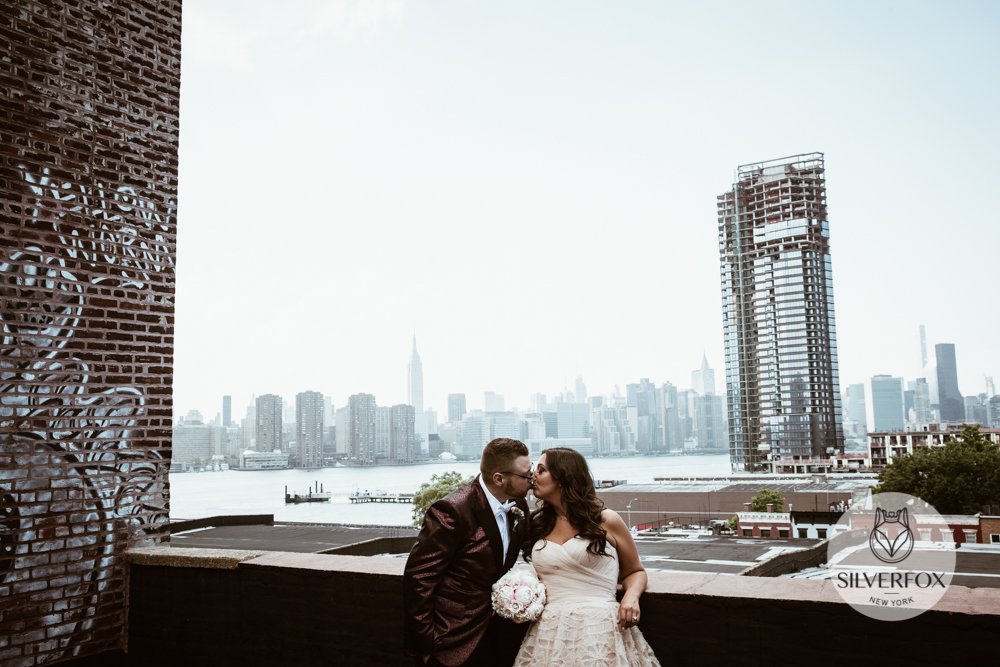silverfoxphoto's tweet photo. #FoxyFeature Samantha and Jason -> Click link to view their #Silverfoxy feature https://t.co/Dg9Esn66Xt
#WednesdayWisdom #WeddingWednesday https://t.co/oAMrozYHko