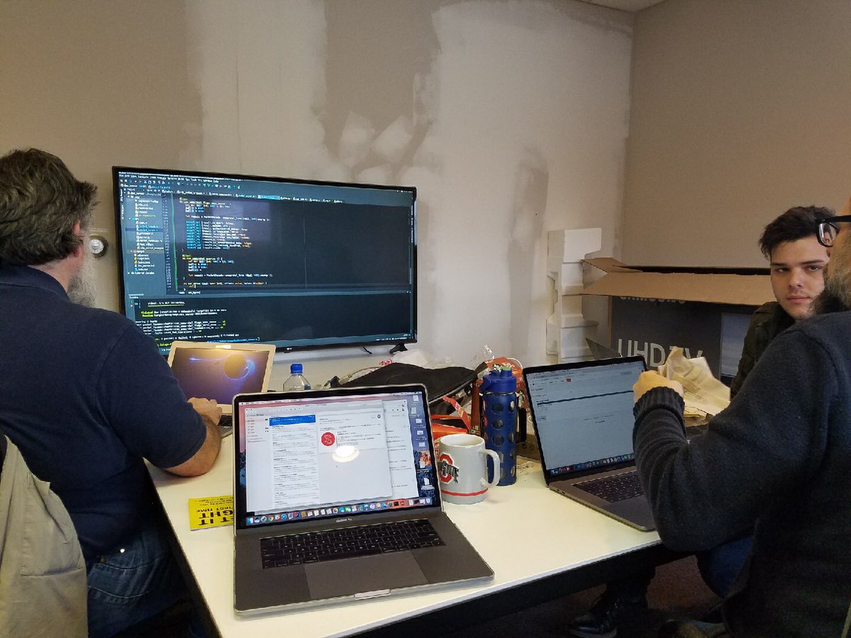 SubstratumNet's tweet photo. Distribution testing going on with @dnwiebe &amp; @bjallmon while the office move takes place in the main office #substratum #sub #itscoming https://t.co/fn31wuTfj3