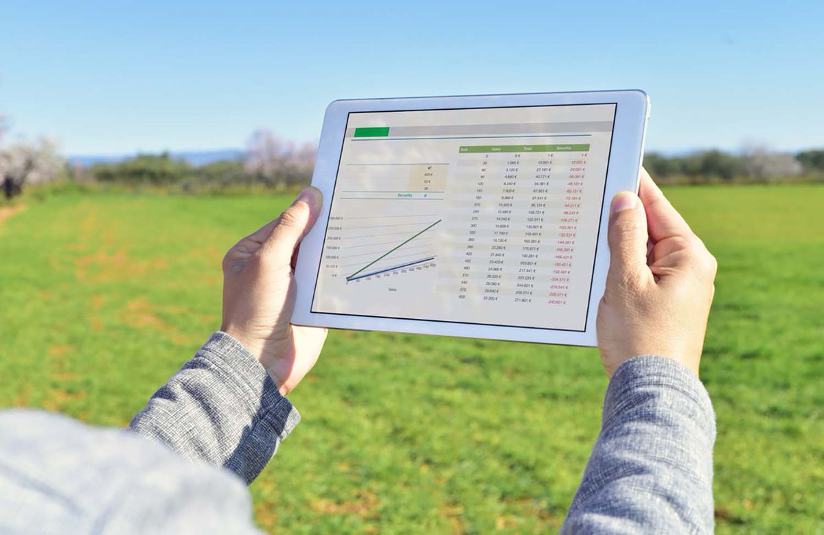alvarosenan's tweet photo. 🚜📲👩‍🌾  La “Revolución AgTech” está cambiando el panorama del sector #agrícola https://t.co/FTjDBicNK1 | @Feria_Fimart #FIMART17 #AgTech #IoT https://t.co/7F9GLG46tM