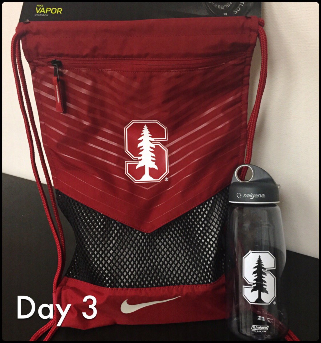 StanfordBkstr's tweet photo. It's DAY 3 of the PAC-12 Movement Challenge!

Today's prize is a Nike gymsack &amp; Nalgene water bottle!

#GoStanford 🌲 https://t.co/IiusjnuGt4