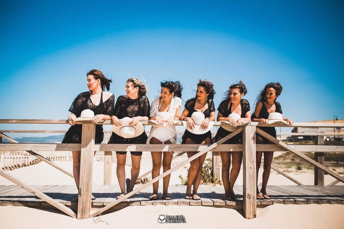 CreativaGaleria's tweet photo. ¡El verano nunca muere! #fotografia #preboda #playa #tarifa #mar #azul #blanco #palmadelrio #FelizMiercoles https://t.co/mgcsdQOdIG