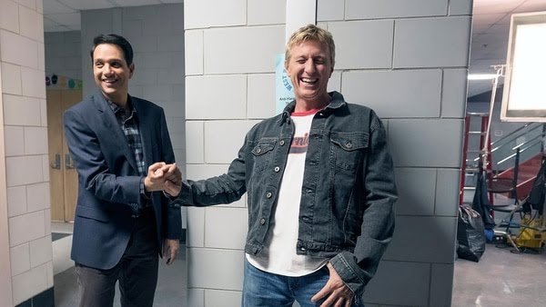 CulturaSerie's tweet photo. Esto está pasando amigos! 
Para volverse loco 🙃🙃
#KarateKid
#CulturaSerie https://t.co/oNNdNzdwbK