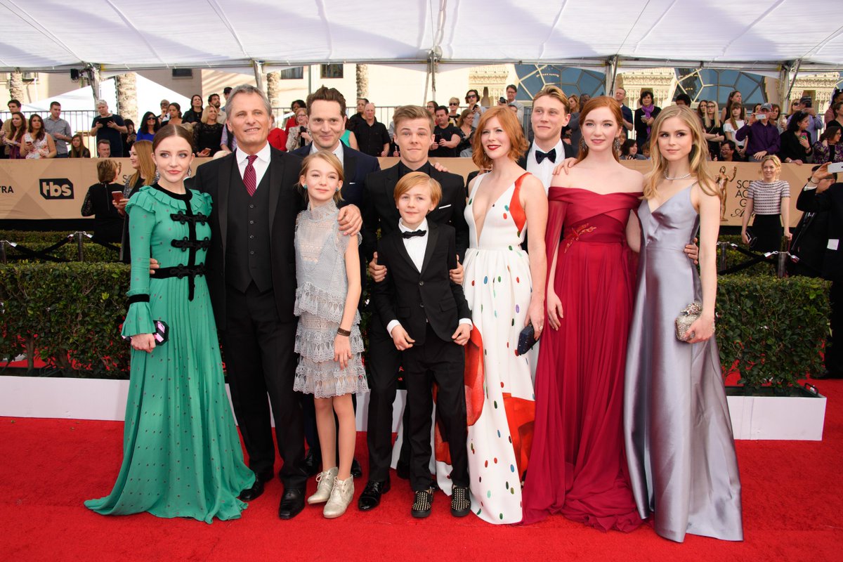 This cast certainly looked fantastic at the 23rd show! <a href="/samantha_isler/">Samantha</a> <a href="/AnnaliseBasso/">Annalise Basso</a> #sagawards