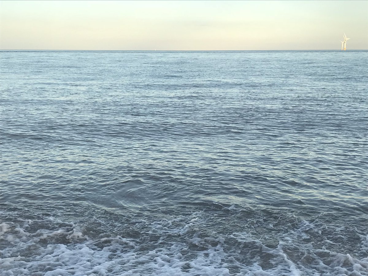 AdrianWallingto's tweet photo. Arrived in Norfolk and all I want to do is swim in the sea....I blame @JLRSWIM https://t.co/DasGyckvh6