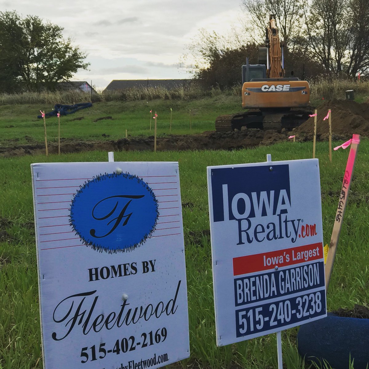 goteamgarrison's tweet photo. Yes! this is happening!  Homes by Fleetwood building your dream house! #ankeny #goteamgarrison  #dreamhome #iowa #customize https://t.co/WAieS6d6dF