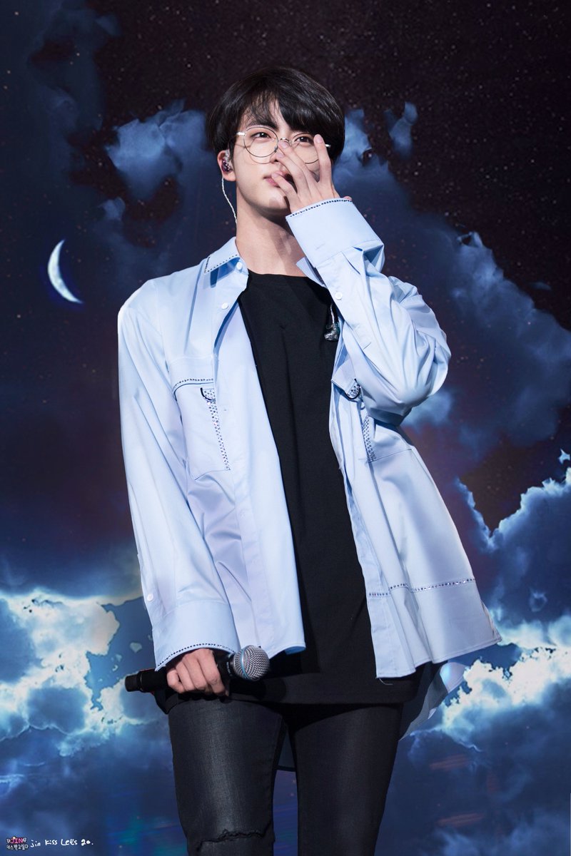 jinKissLetsgo's tweet image. 171021 Taipei Wings tour
You look like a dream, better than a dream.
#김석진 #진 #석진 #JIN #BTS #방탄소년단 #jinKissLetsgo #Happybirthdaytome @BTS_twt