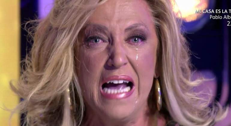 Caos en ‘Sálvame’: Lydia Lozano y Terelu estallan en directo al enterarse que pueden ser despedidas eltelevisero.com/2017/10/caos-e… #yoveosálvame