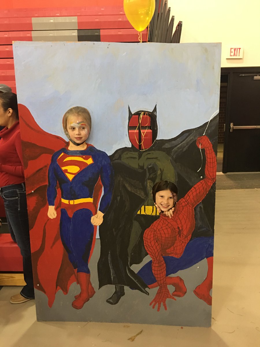 jacks3rdgrade's tweet photo. H. G. Temple Elementary Fall Festival fun to support our school. @ElemJacks #friends #SchoolTimes 🎃🍬🍭🍿🎉 https://t.co/ElRwwrzMNh
