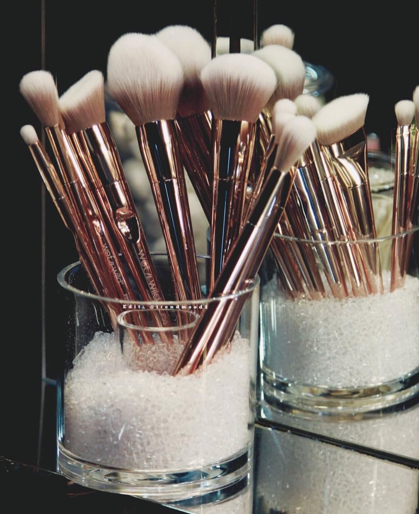 Trendmood's tweet photo. #YASSSSS @wetnwildbeauty 🙀🙀🙀🚨 We have them in Silver! Now we are going to have them in #RoseGold 💗✨ The  #PROBrush #ComingSoon https://t.co/xl5yhvgZe6